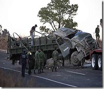 Se accidenta camion del Ejercito -grupo reforma- 21032011